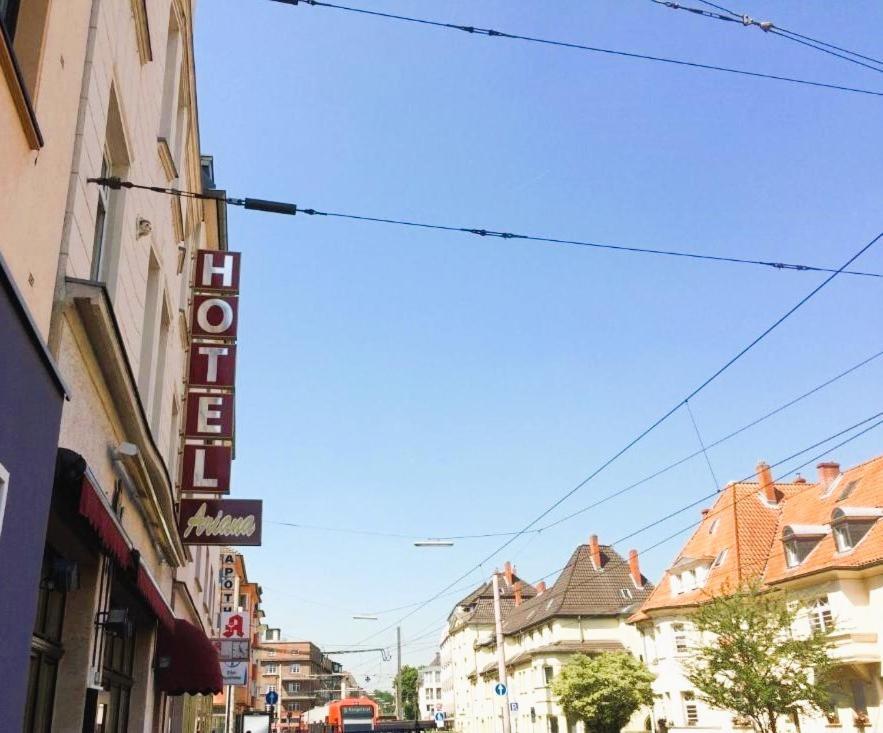 Hotel Ariana Koln Bagian luar foto